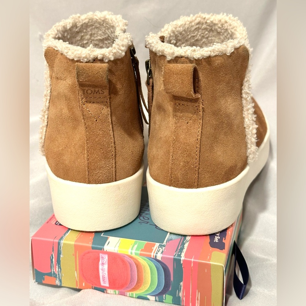 Tom’s Bootie Women's Size 8 Tan Suede - Picture 4 of 6